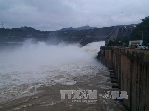 Bảo đảm an toàn khi xả lũ hồ Hòa Bình ảnh 1